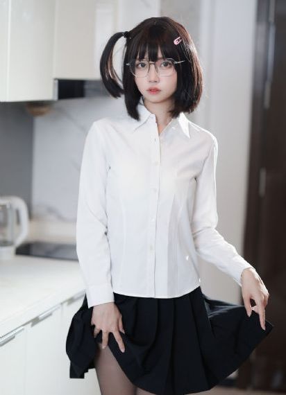 爱爱吃奶视频_720高清在线