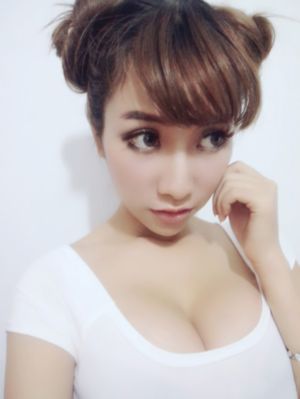日日摸日日碰夜夜爽7777_超清超清在线观看