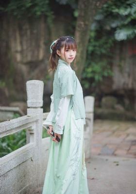 狠狠撞进那层膜_国产剧高清视频观看