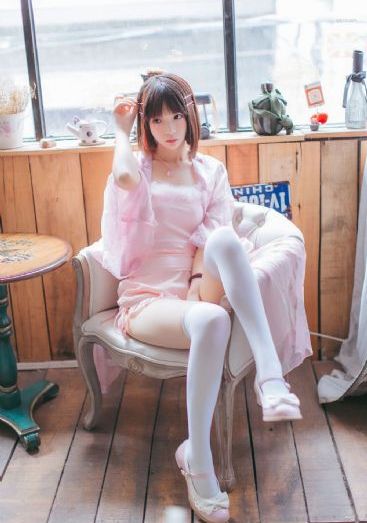 年轻漂亮的女教师3_免费手机在线看观看