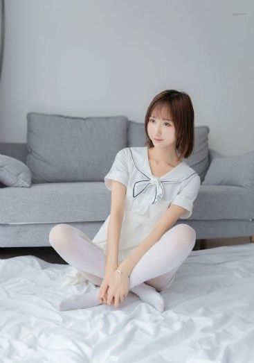 自在线蜜桃_十万网红美女美酱