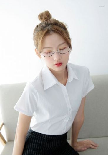 美女开腿中间无遮挡动态图_DVD免费观看视频